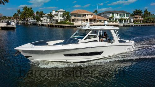 Boston Whaler Outrage 42 ficha-técnica e avaliações